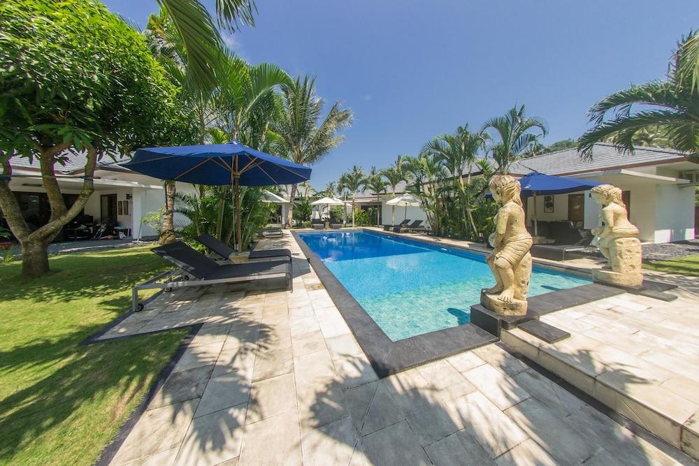 Dream Estate Resort Senggigi Esterno foto